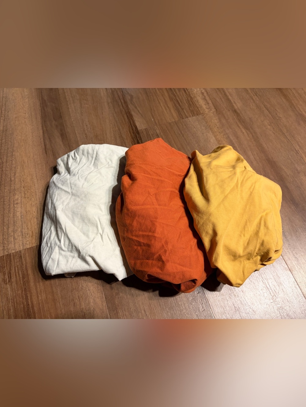 Kids 3-Pack Organic Cotton Crib Sheets in White, Rust, & Yellow